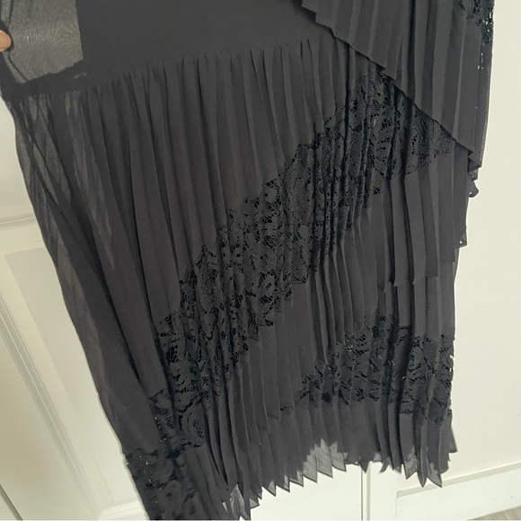 Black Dress BCBG MaxAzria 🎄 Holiday Sale ✨ - Picture 7 of 12